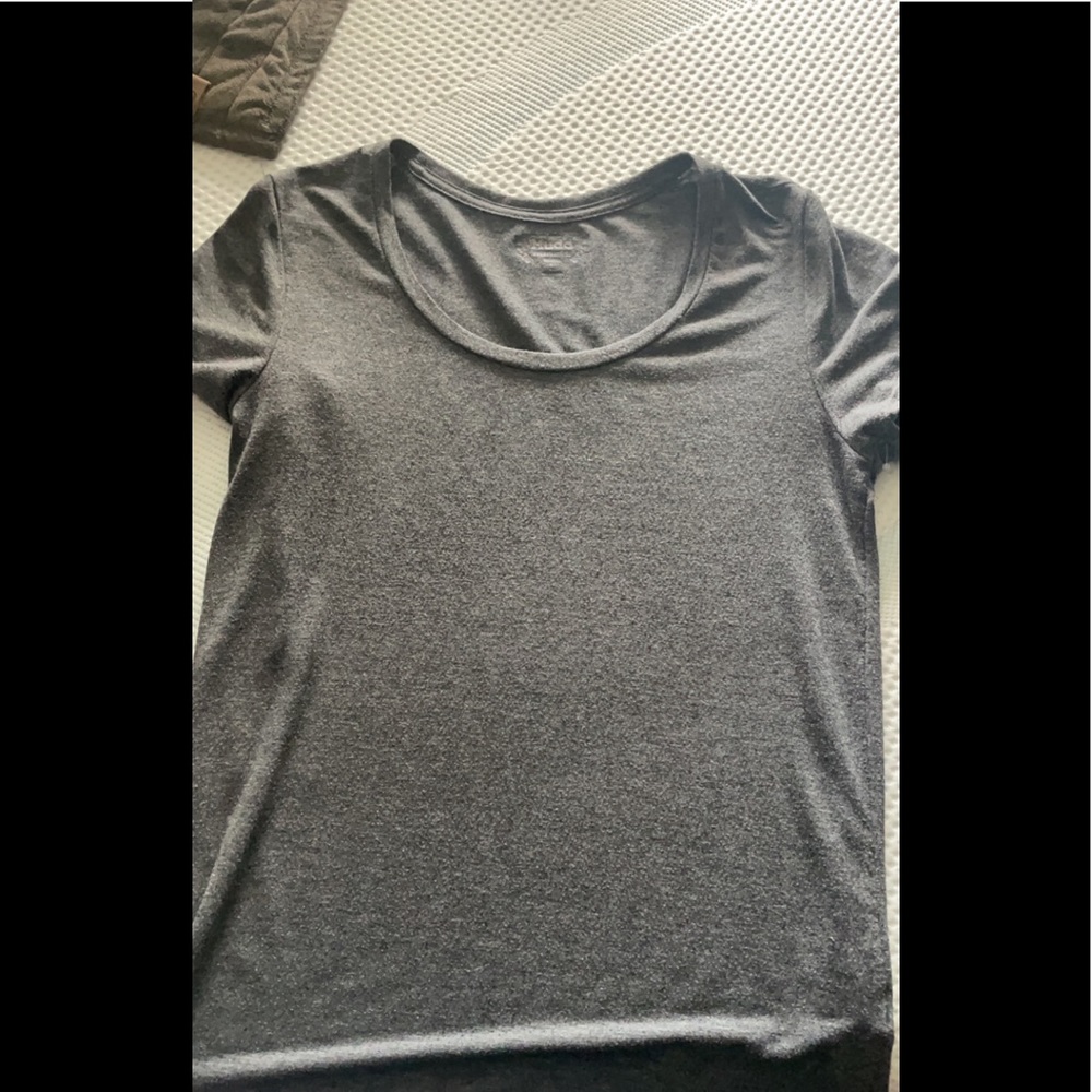 Dark Grey Mudd T. Only wore it once. Didn’t fit me right.
